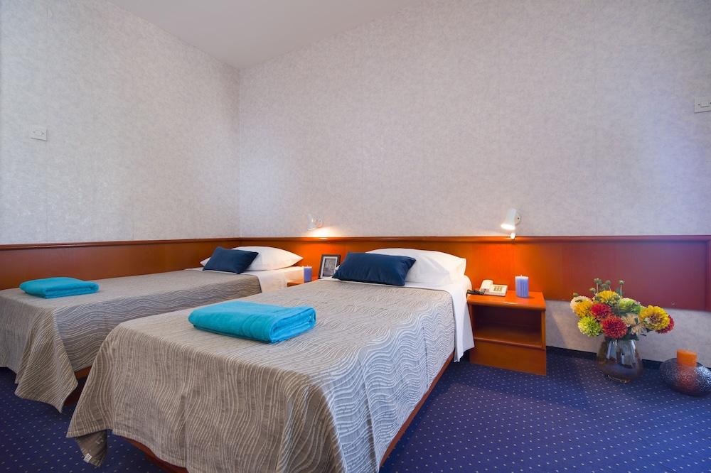Hotel Laguna Gradac  Bagian luar foto