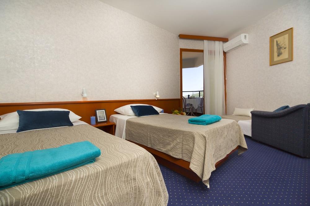 Hotel Laguna Gradac  Bagian luar foto
