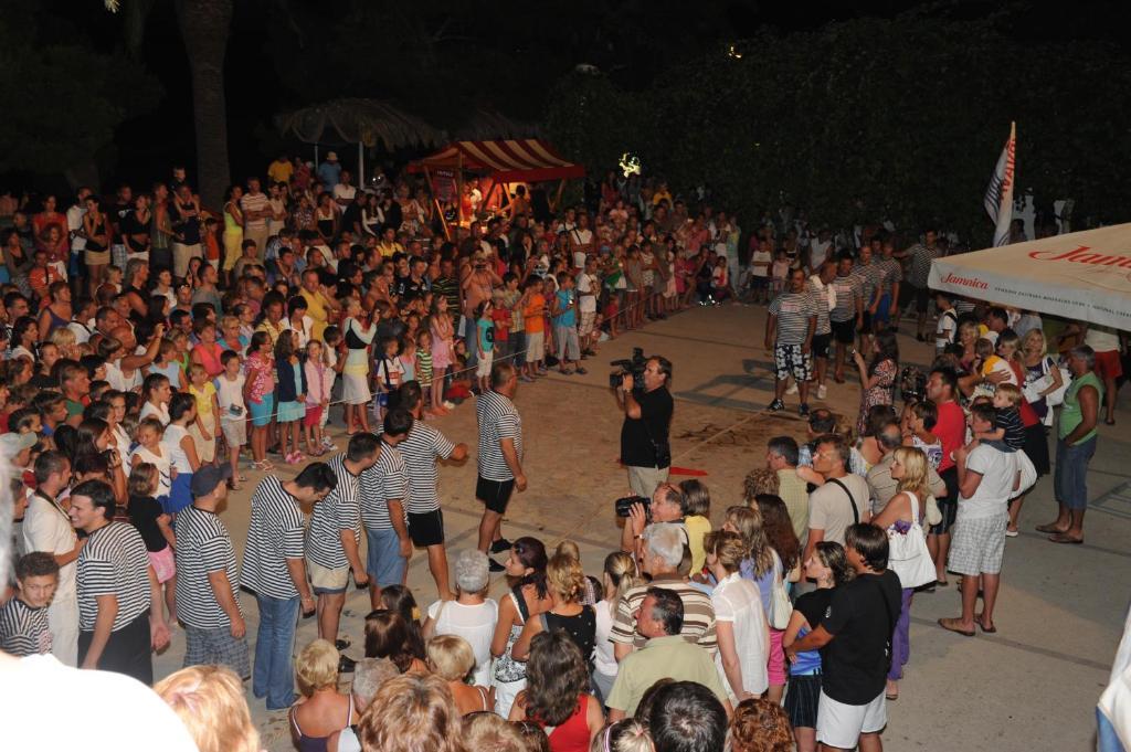 Hotel Laguna Gradac  Bagian luar foto